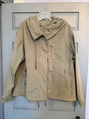 The GROUP Babaton Lightweight Olive Hooded Anorak Jacket - Women